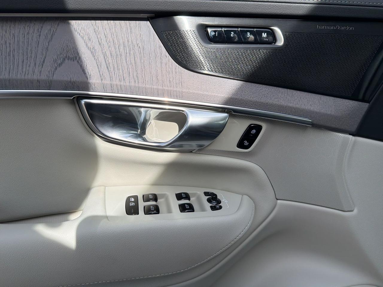 2026 Volvo XC90 B6 Ultra Bend OR