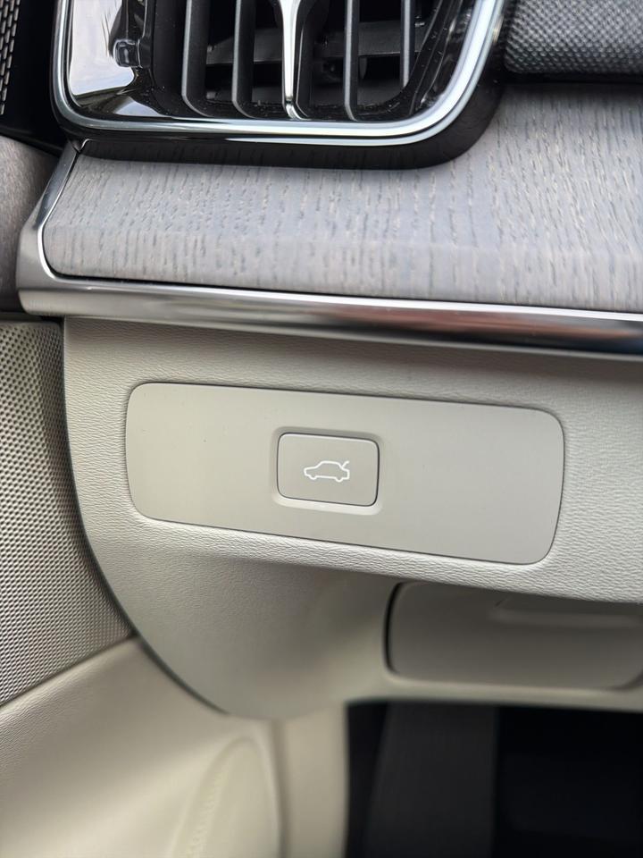 2026 Volvo XC90 B6 Ultra Bend OR