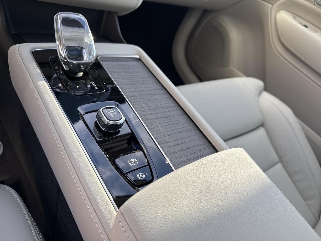 2026 Volvo XC90 B6 Ultra Bend OR