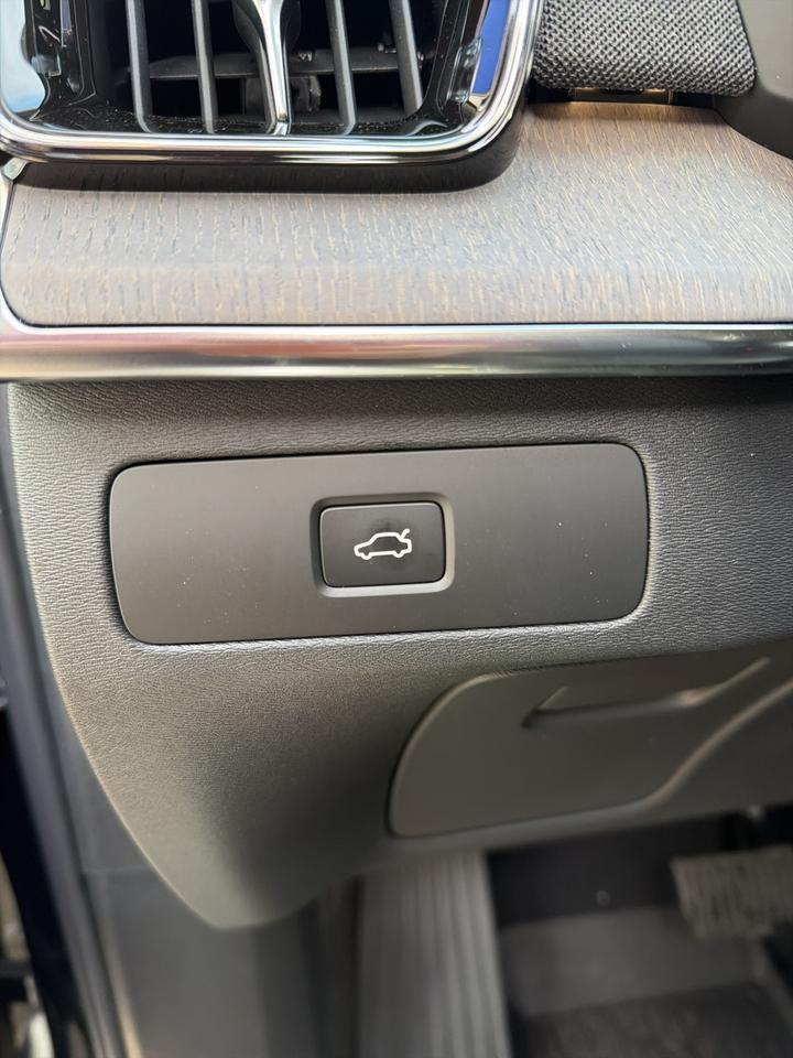 2026 Volvo XC90 B6 Ultra Bend OR