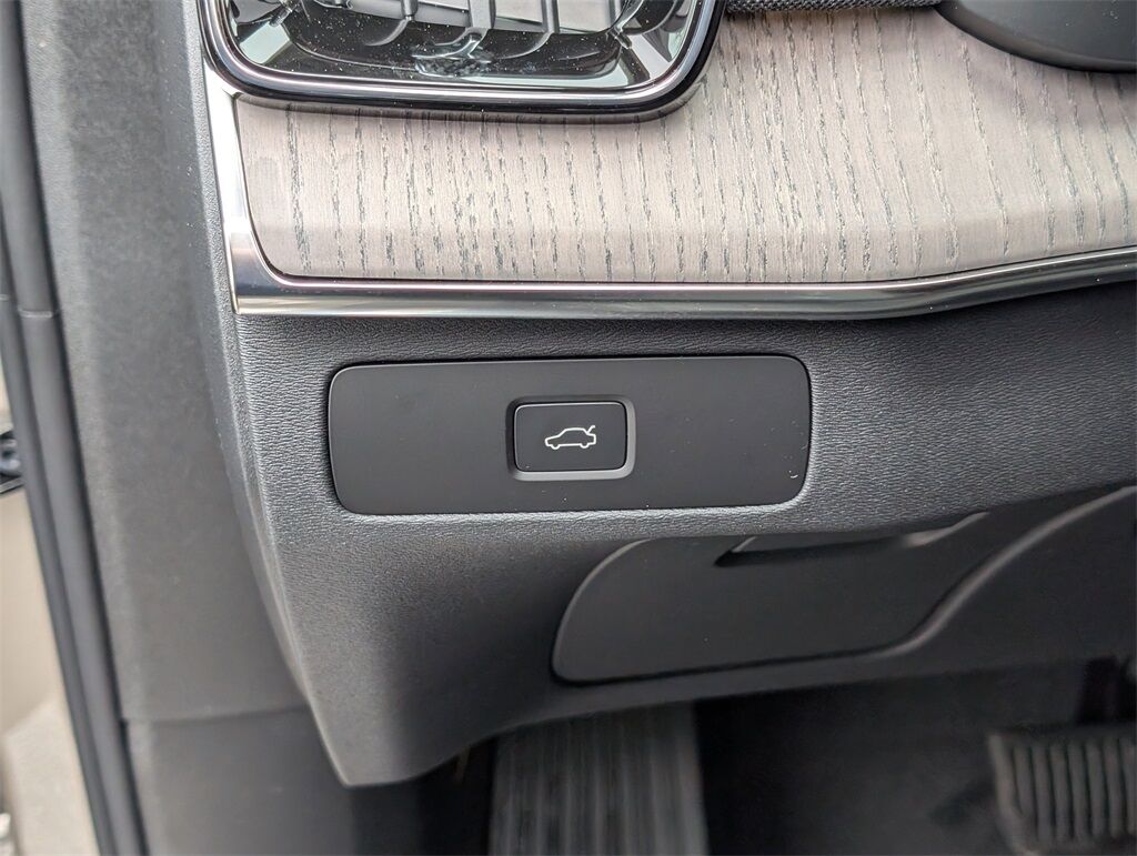 2026 Volvo XC90 B6 Ultra Hunt Valley MD