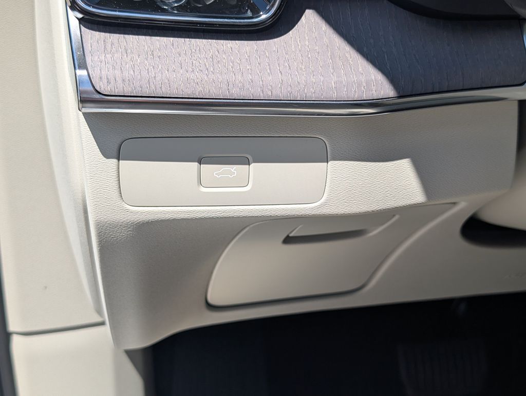 2026 Volvo XC90 B6 Ultra Hunt Valley MD