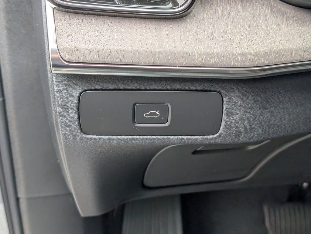 2026 Volvo XC90 B6 Ultra Hunt Valley MD