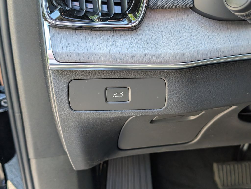 2026 Volvo XC90 B6 Ultra Hunt Valley MD