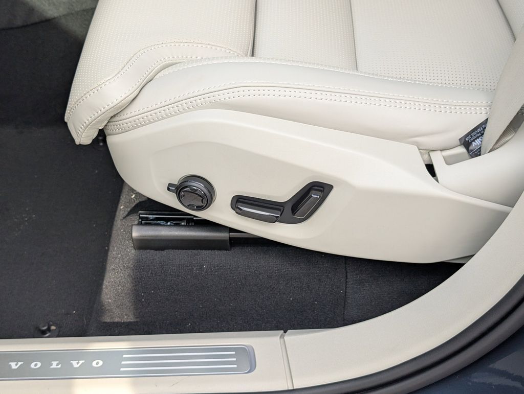 2026 Volvo XC90 B6 Ultra Hunt Valley MD