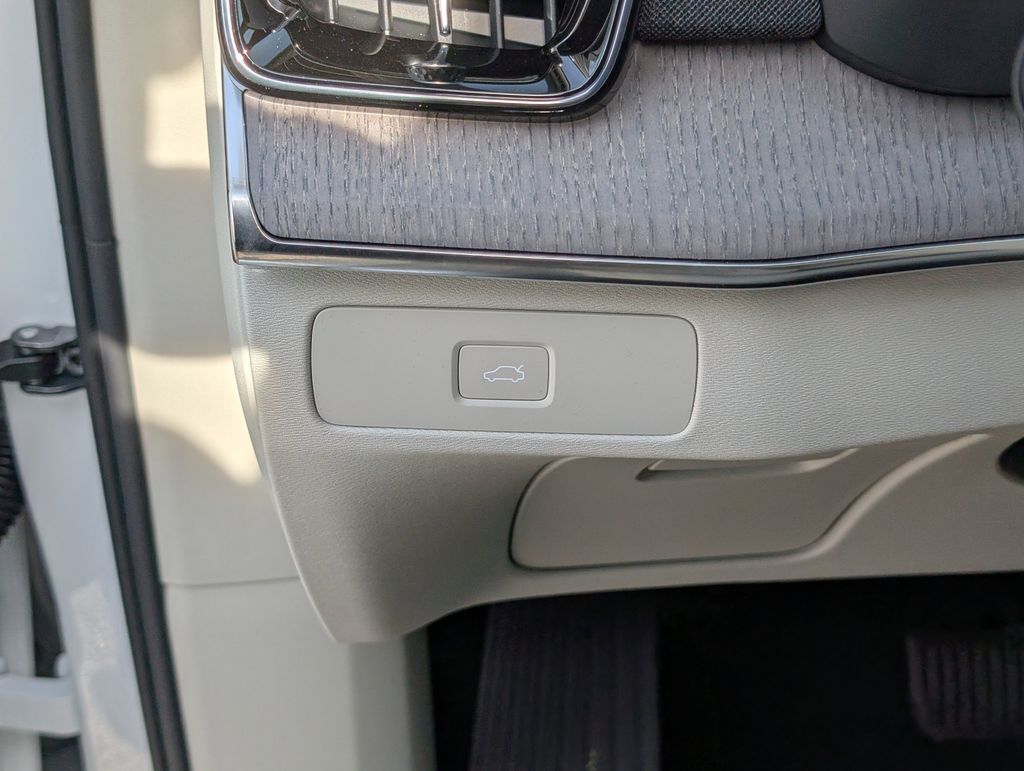 2026 Volvo XC90 B6 Ultra Hunt Valley MD