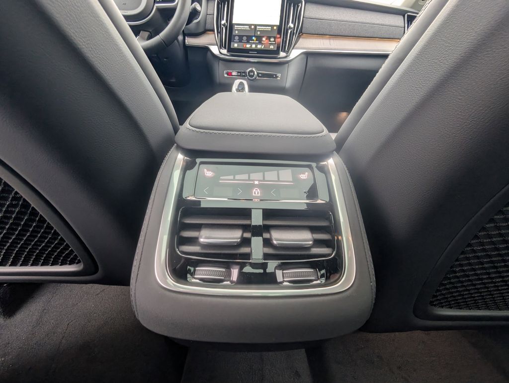 2026 Volvo XC90 B6 Ultra Hunt Valley MD