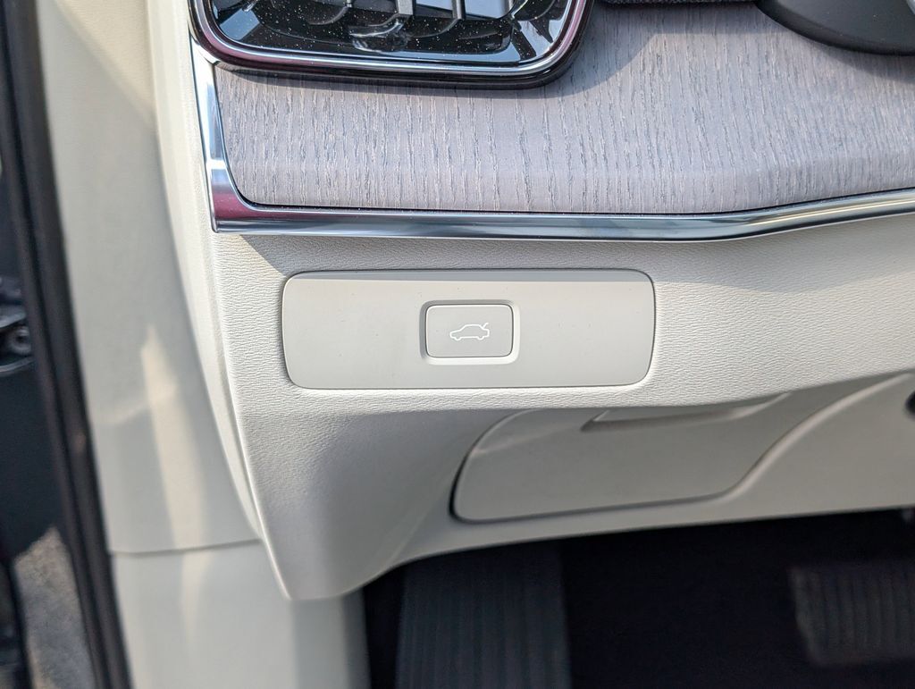 2026 Volvo XC90 B6 Ultra Hunt Valley MD