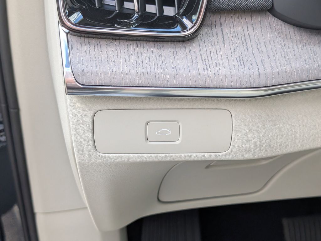 2026 Volvo XC90 B6 Ultra Hunt Valley MD