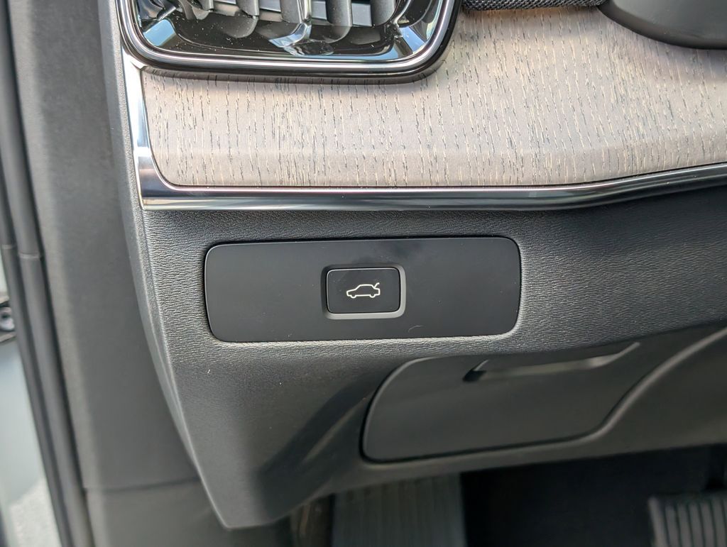 2026 Volvo XC90 B6 Ultra Hunt Valley MD