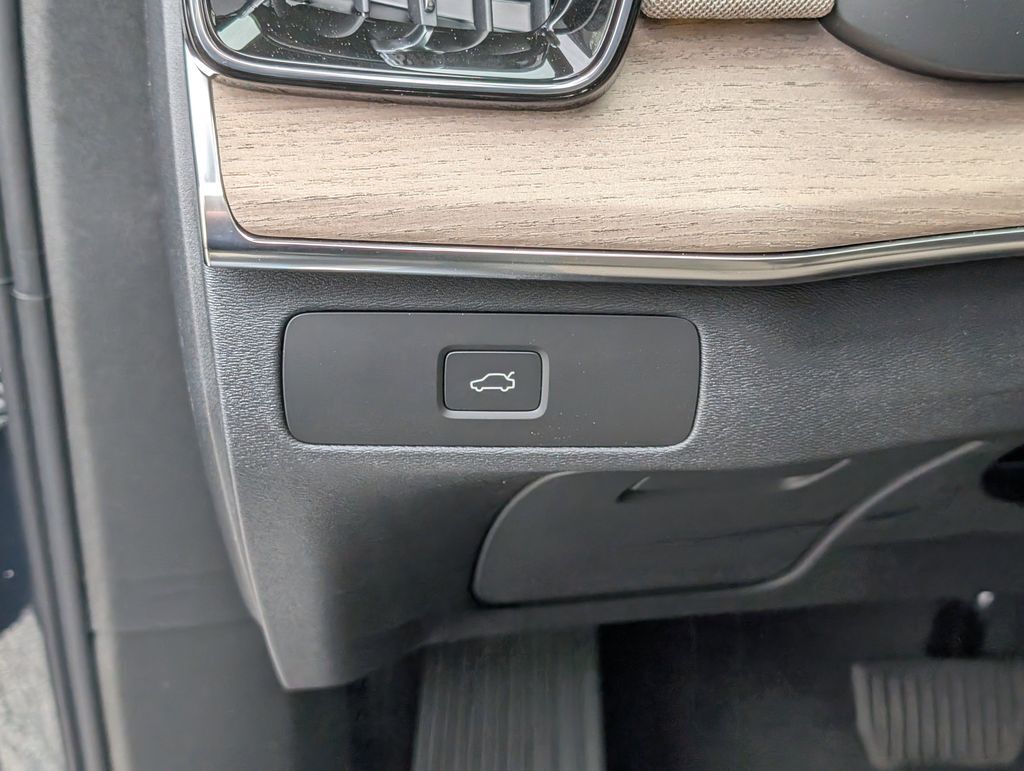 2026 Volvo XC90 B6 Ultra Hunt Valley MD