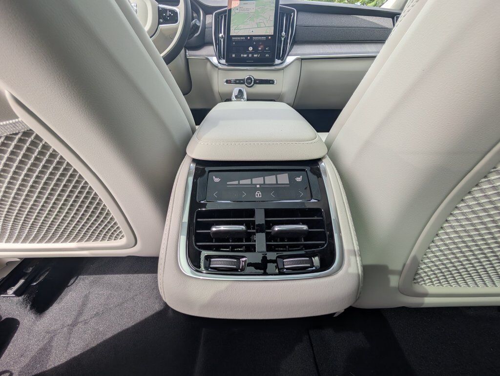 2026 Volvo XC90 B6 Ultra Hunt Valley MD
