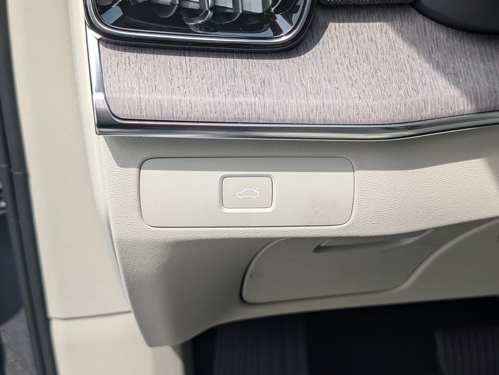 2026 Volvo XC90 B6 Ultra Hunt Valley MD