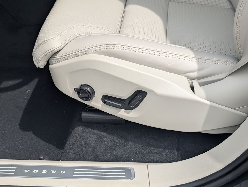 2026 Volvo XC90 B6 Ultra Hunt Valley MD