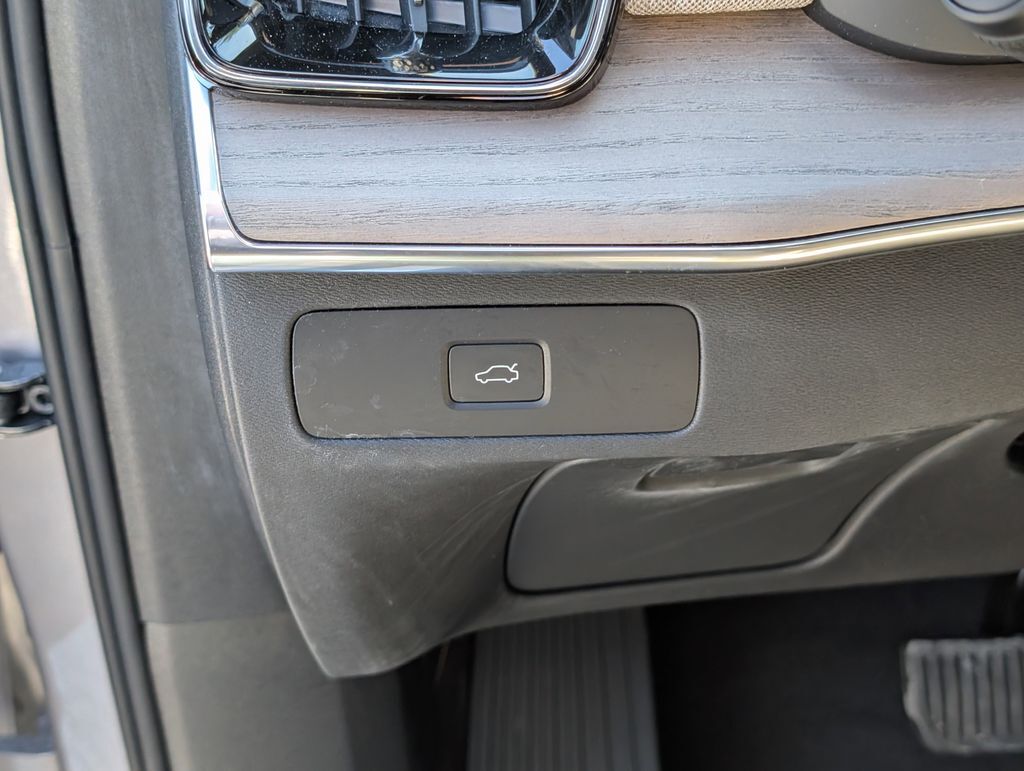 2026 Volvo XC90 B6 Ultra Hunt Valley MD