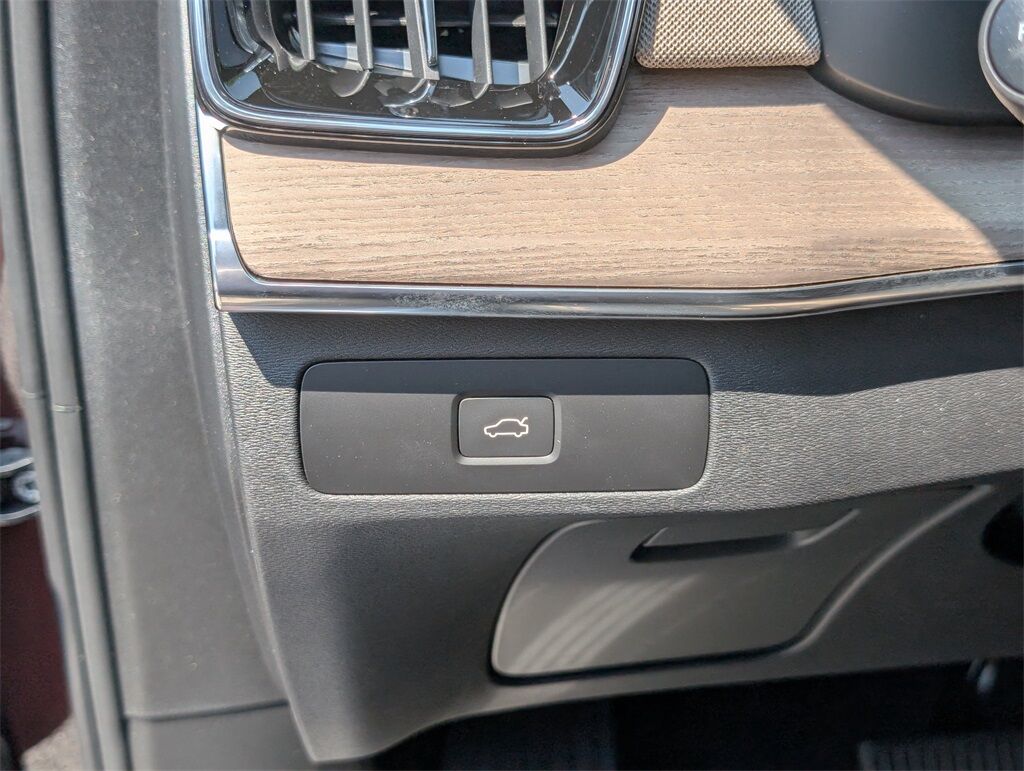 2026 Volvo XC90 B6 Ultra Hunt Valley MD