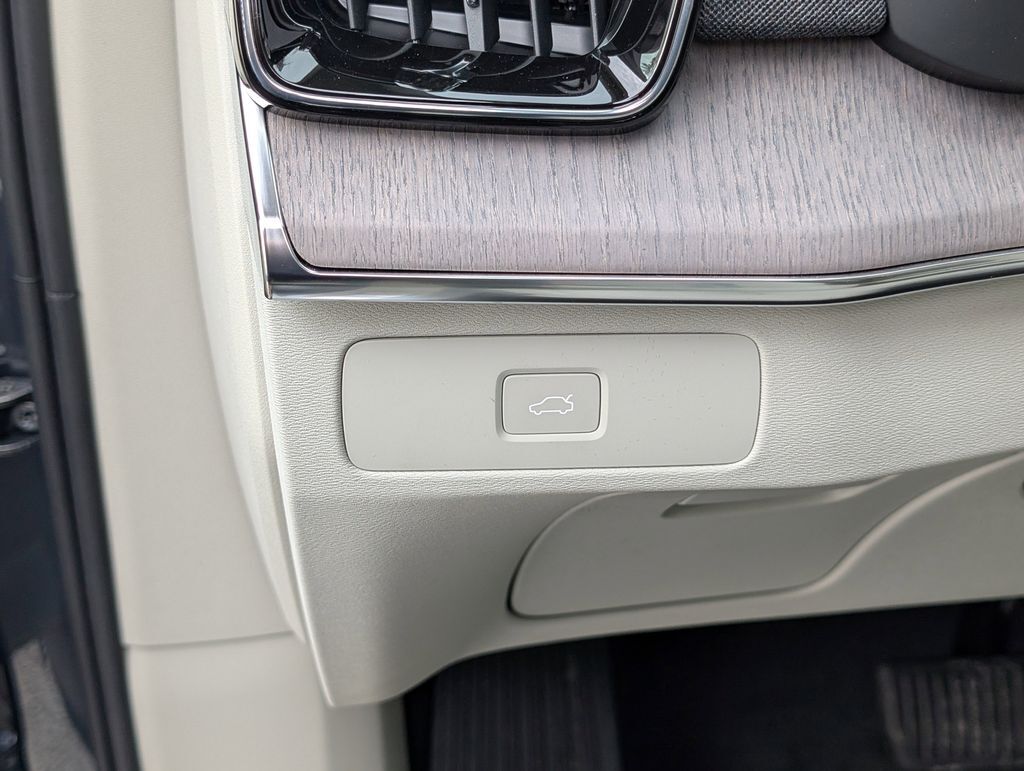 2026 Volvo XC90 B6 Ultra Hunt Valley MD