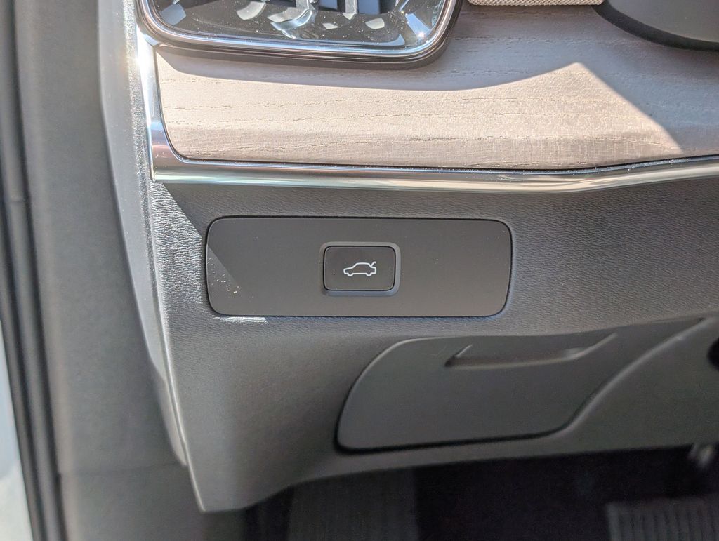 2026 Volvo XC90 B6 Ultra Hunt Valley MD