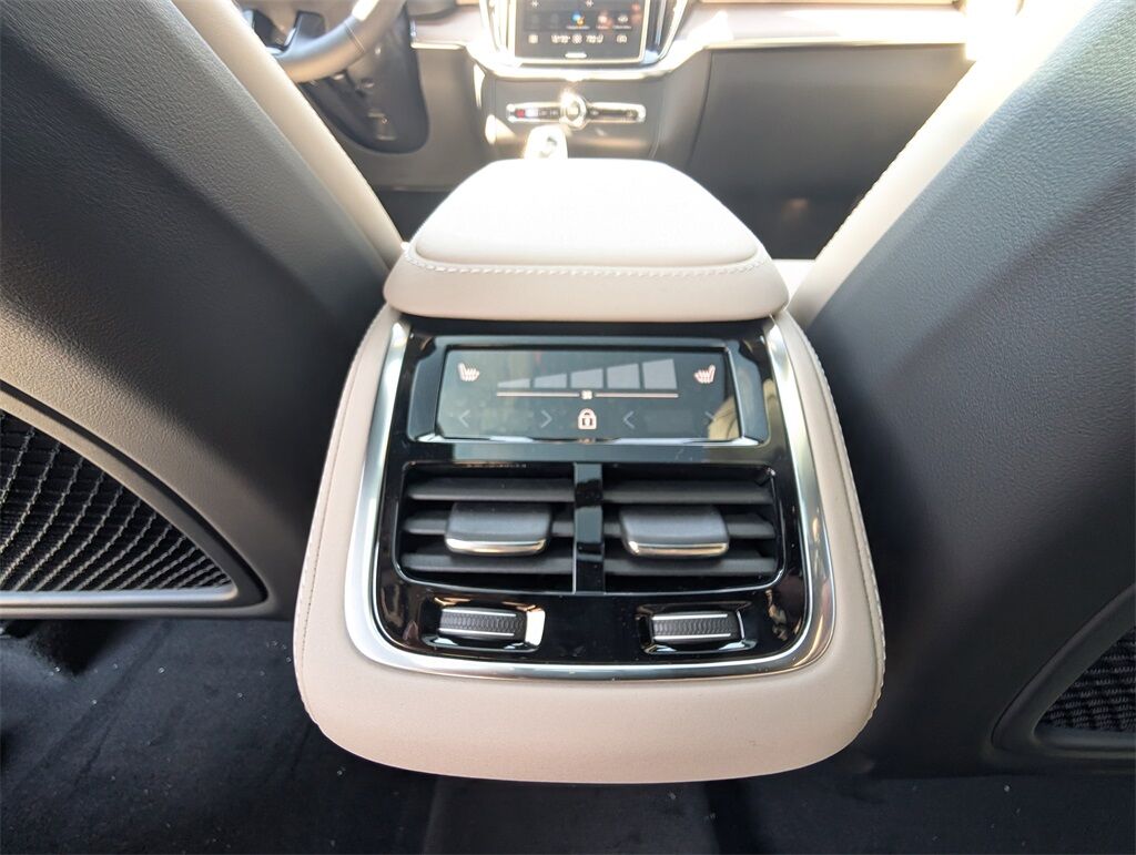 2026 Volvo XC90 B6 Ultra Hunt Valley MD