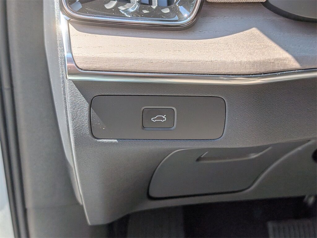 2026 Volvo XC90 B6 Ultra Hunt Valley MD