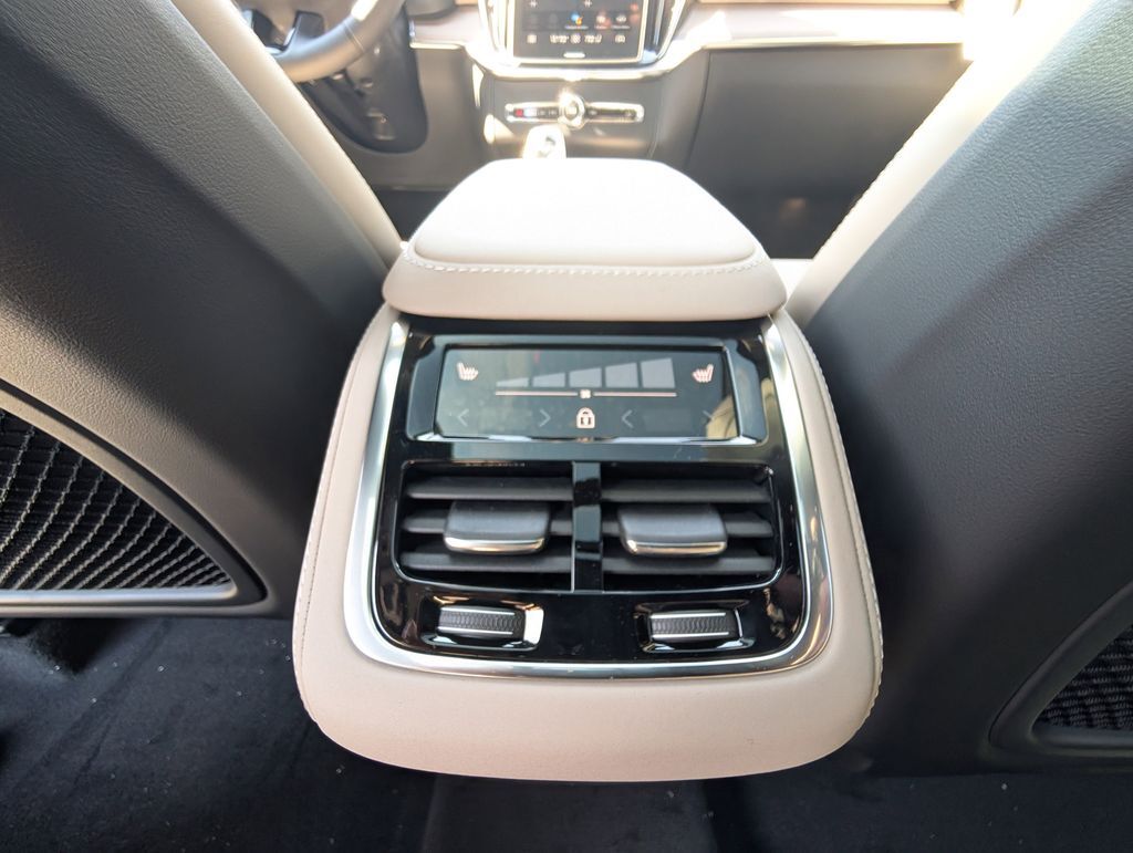 2026 Volvo XC90 B6 Ultra Hunt Valley MD