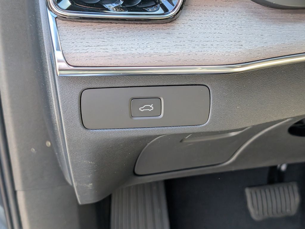 2026 Volvo XC90 B6 Ultra Hunt Valley MD