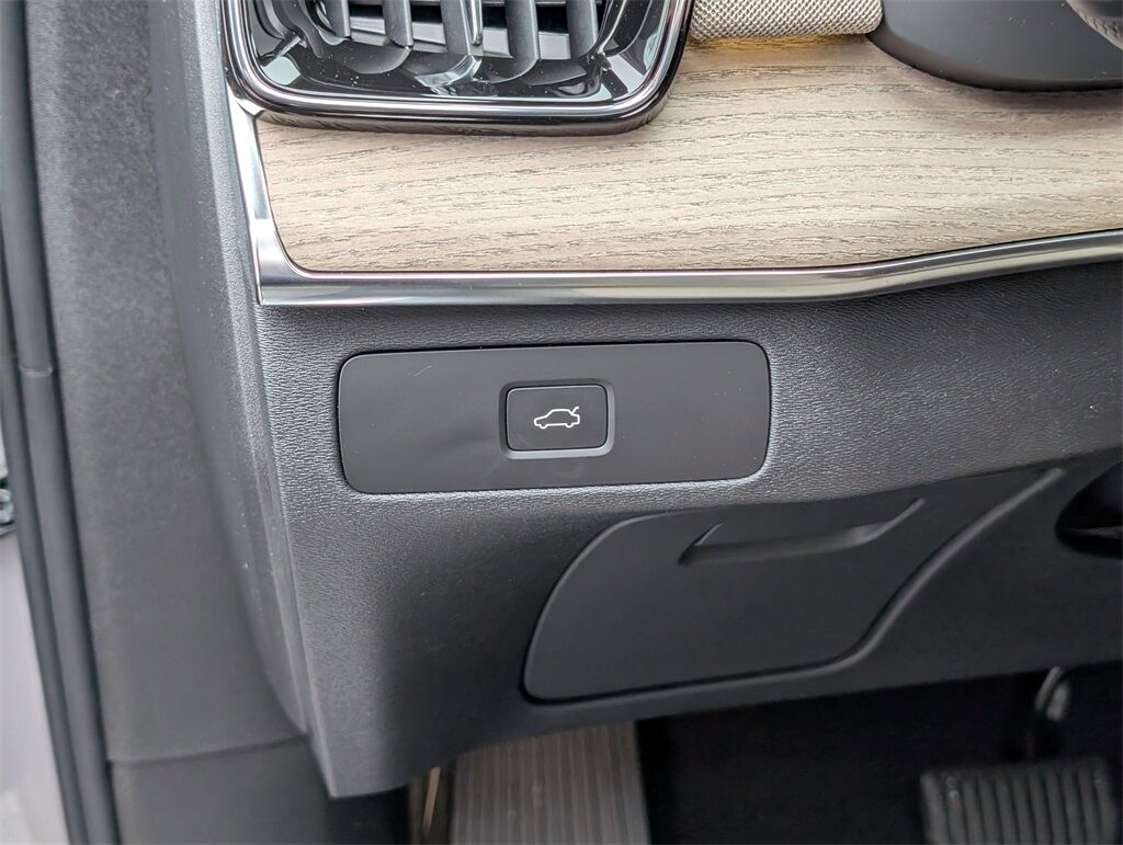 2026 Volvo XC90 B6 Ultra Hunt Valley MD