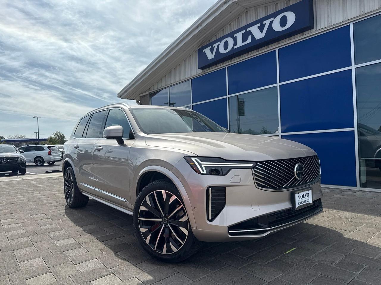 2026 Volvo XC90 Plug-In Hybrid T8 Plus