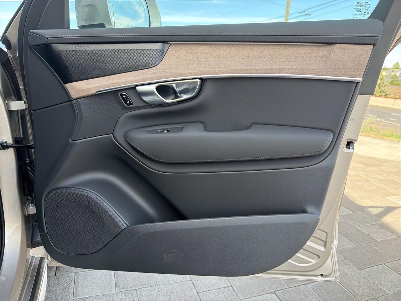 2026 Volvo XC90 Plug-In Hybrid T8 Plus Bend OR
