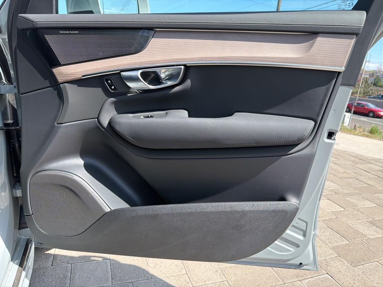 2026 Volvo XC90 Plug-In Hybrid T8 Plus, Protection Package Bend OR