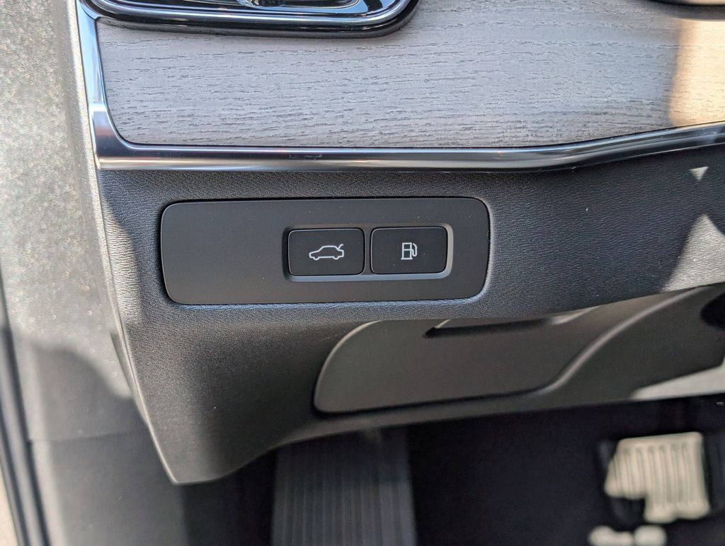 2026 Volvo XC90 Plug-In Hybrid T8 Plus Hunt Valley MD