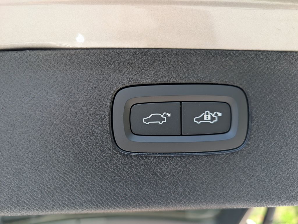 2026 Volvo XC90 Plug-In Hybrid T8 Plus Hunt Valley MD