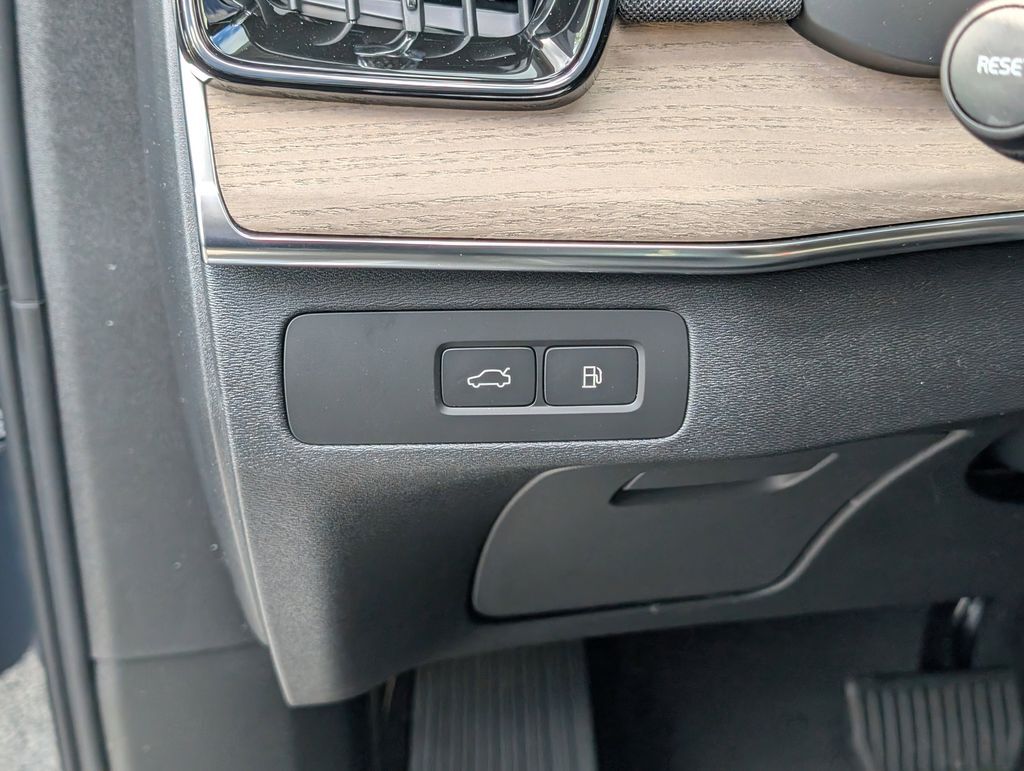 2026 Volvo XC90 Plug-In Hybrid T8 Plus Hunt Valley MD