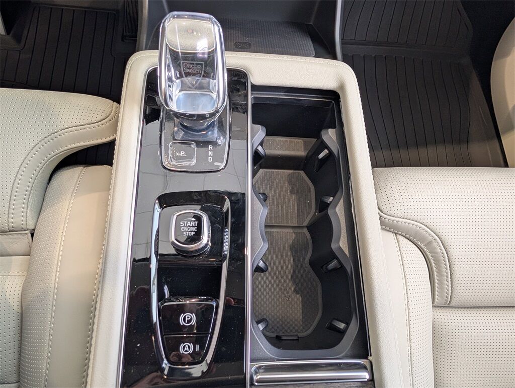2026 Volvo XC90 Plug-In Hybrid T8 Ultra Hunt Valley MD