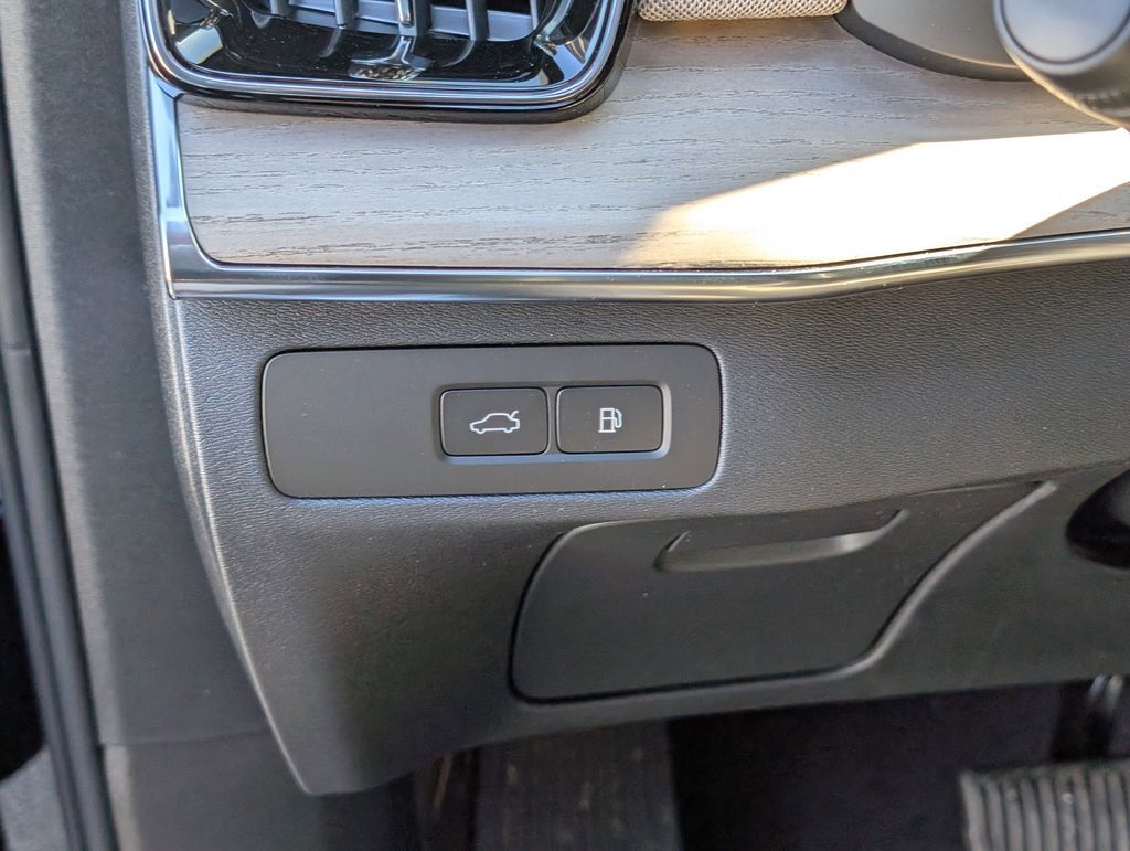 2026 Volvo XC90 Plug-In Hybrid T8 Ultra Hunt Valley MD