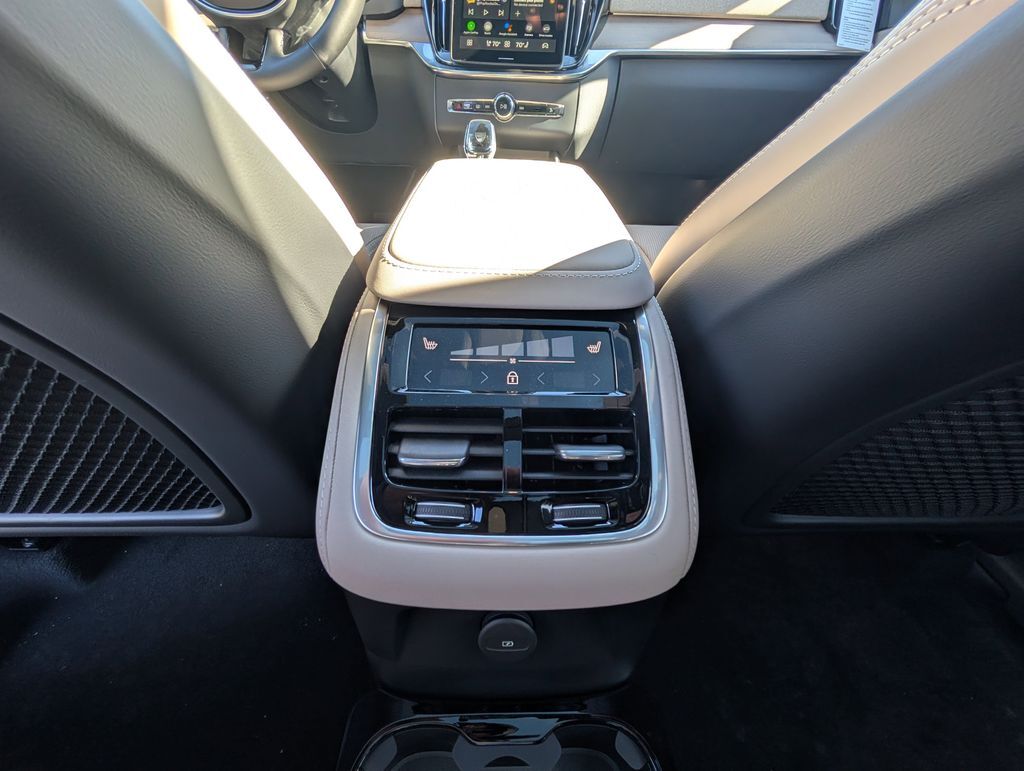 2026 Volvo XC90 Plug-In Hybrid T8 Ultra Hunt Valley MD