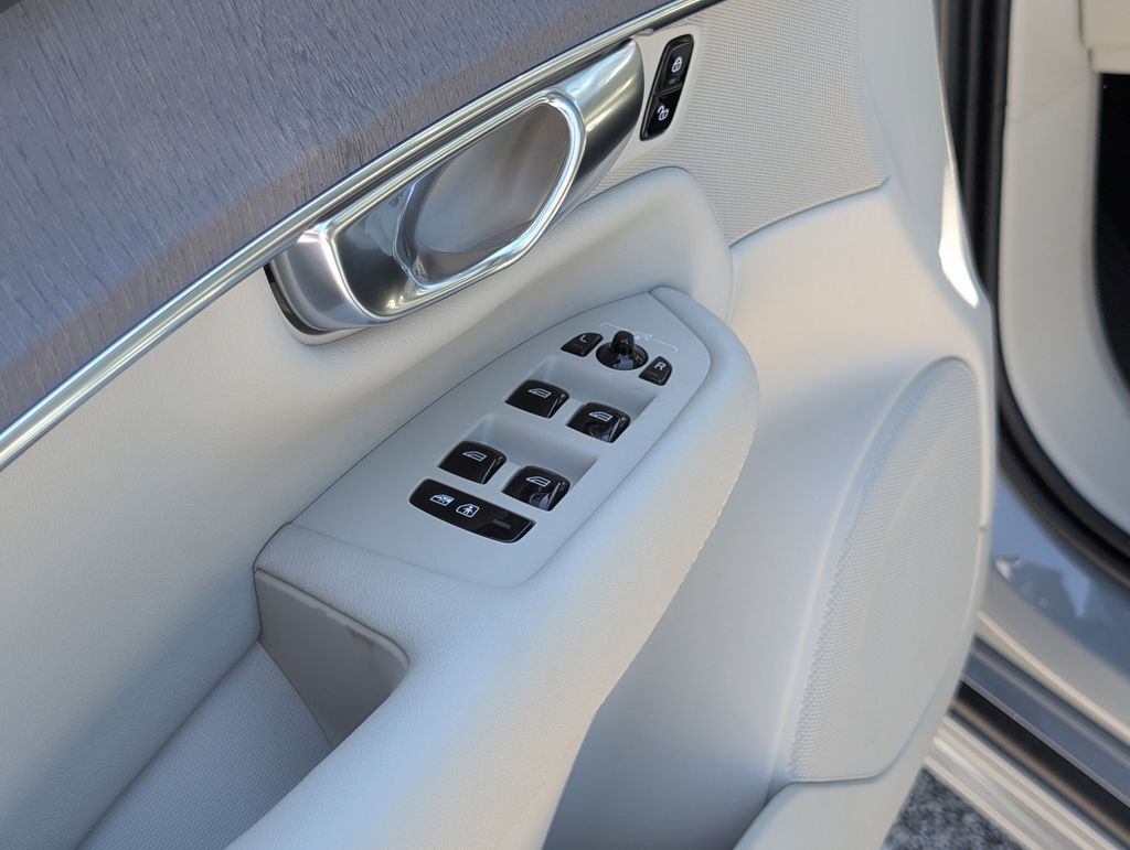 2026 Volvo XC90 Plug-In Hybrid T8 Ultra Hunt Valley MD