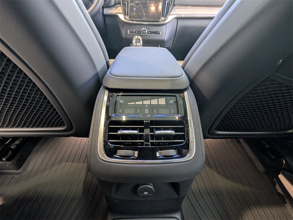 2026 Volvo XC90 Plug-In Hybrid T8 Ultra Hunt Valley MD