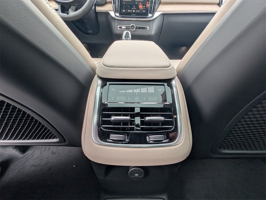 2026 Volvo XC90 Plug-In Hybrid T8 Ultra Hunt Valley MD