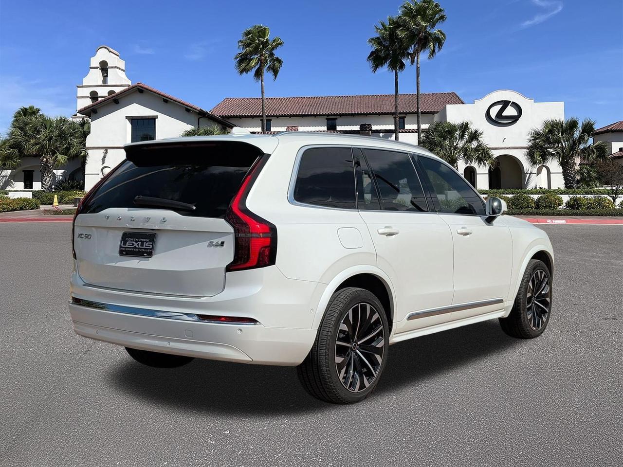 2026 Volvo XC90 Plus
