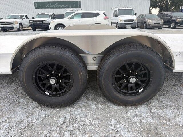 2027 Aluma 8220H Tilt w/5200lb Axles Executive Series Lafayette LA