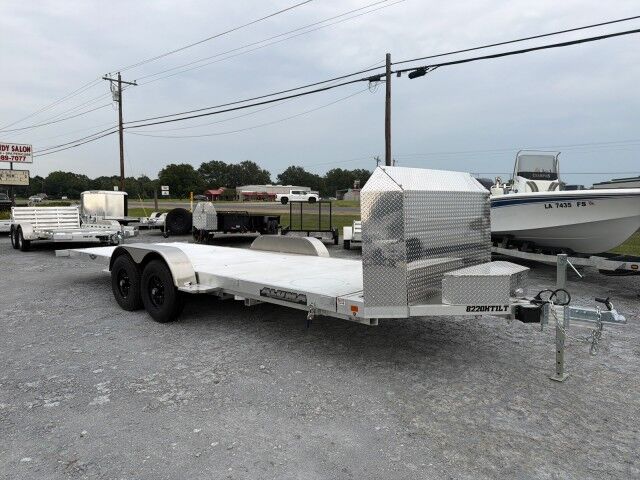 2027 Aluma 8220H Tilt w/5200lb Axles Executive Series