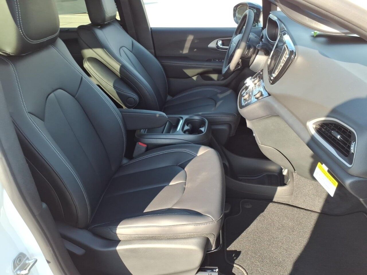 2027 Chrysler Pacifica LX
