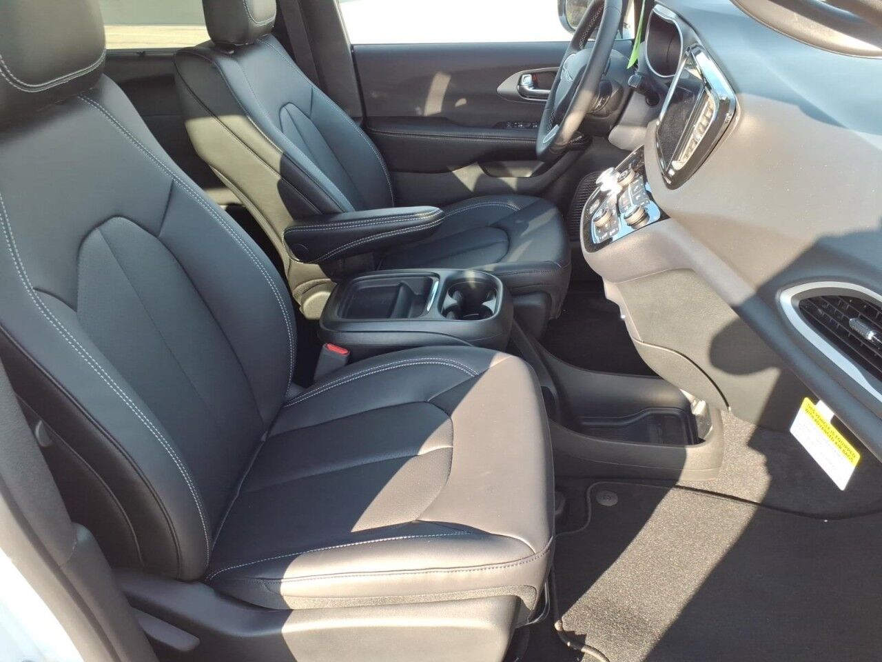 2027 Chrysler Pacifica LX