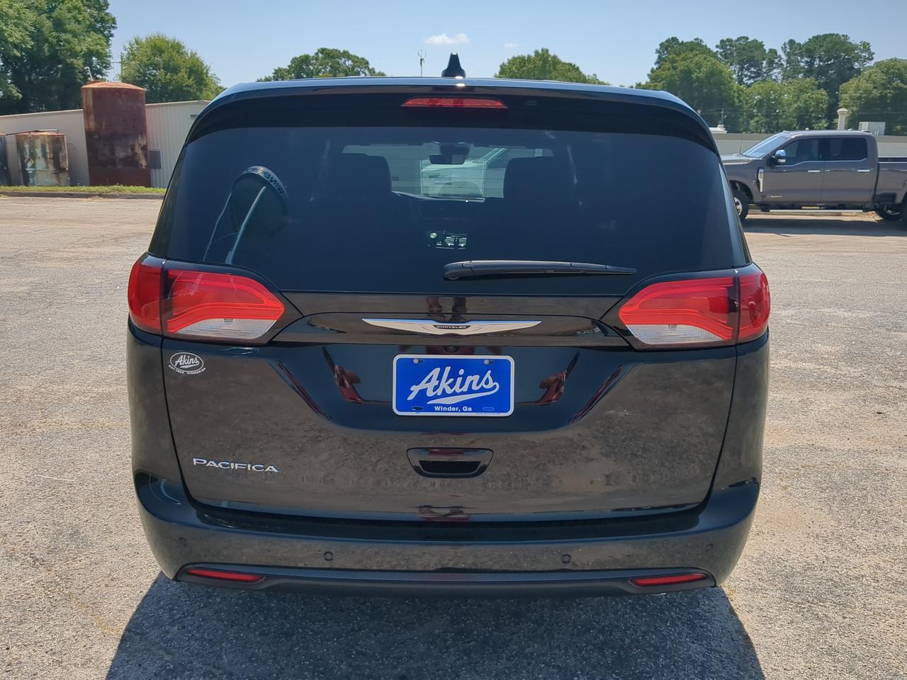 2027 Chrysler Pacifica LX Appleton WI