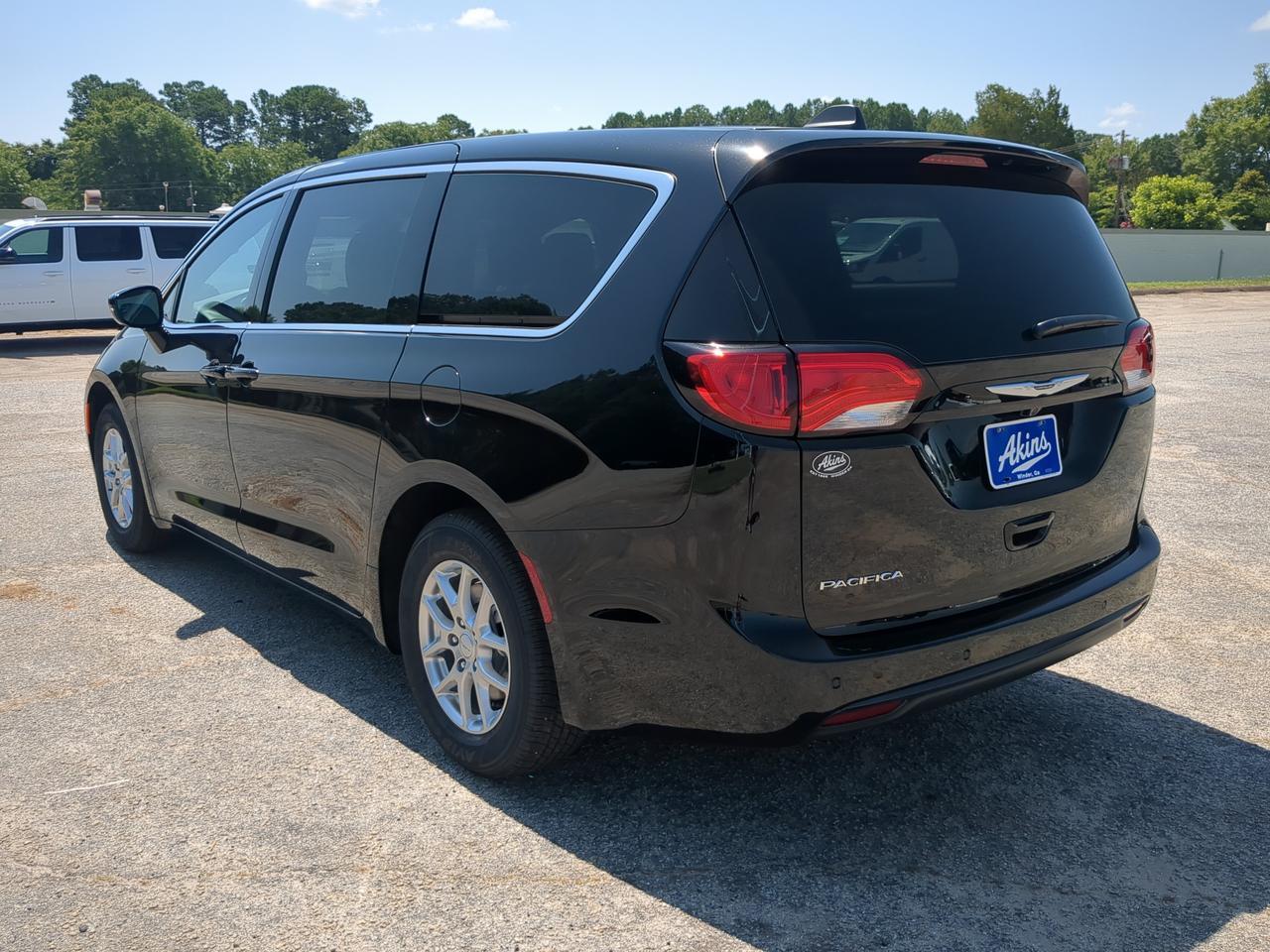 2027 Chrysler Pacifica LX Appleton WI