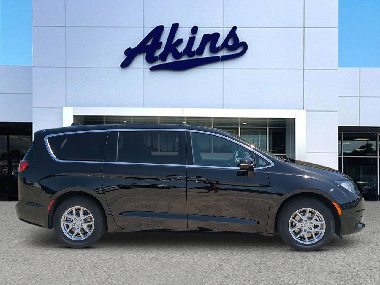 2027 Chrysler Pacifica LX