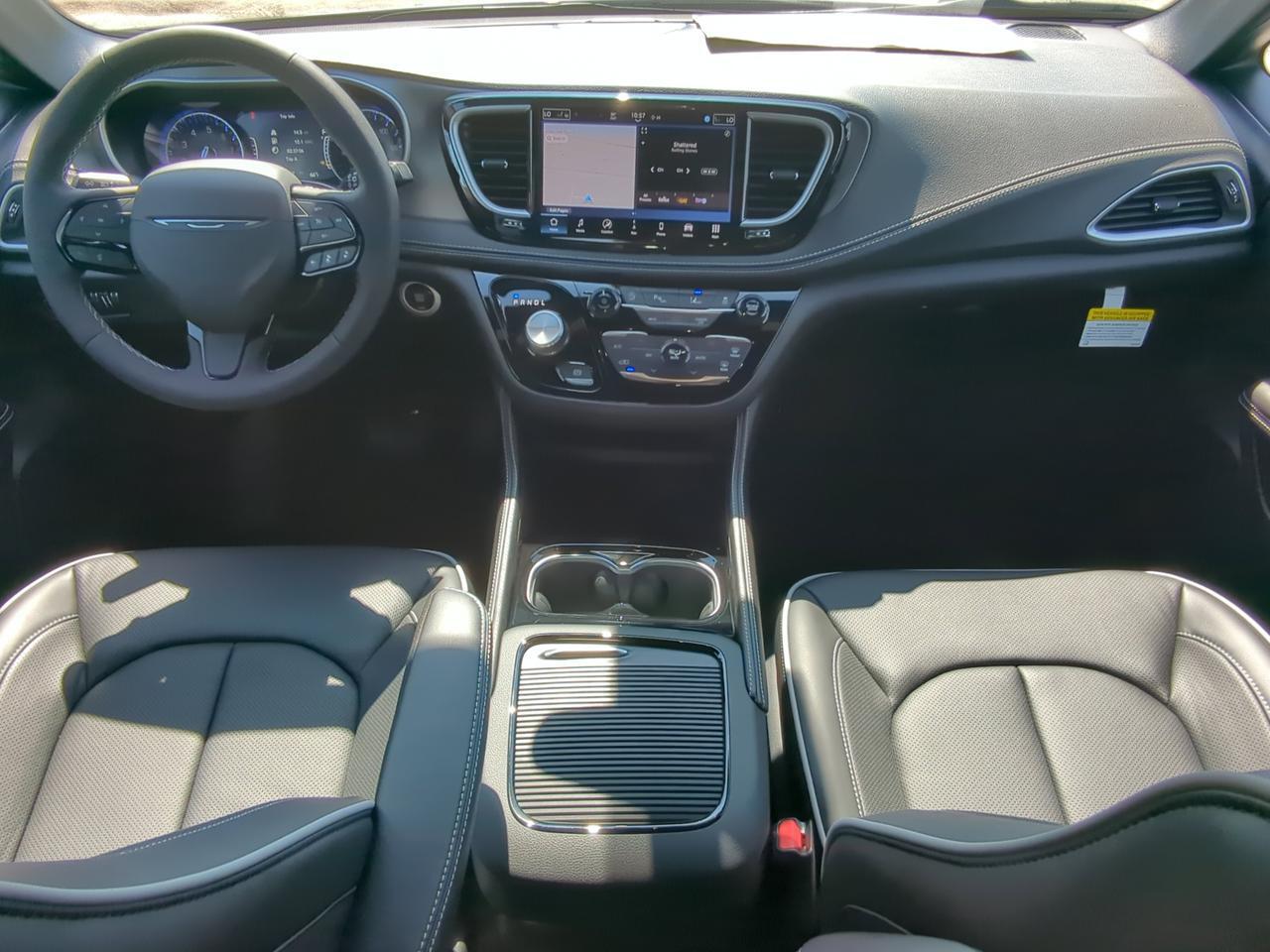 2027 Chrysler Pacifica Limited Appleton WI