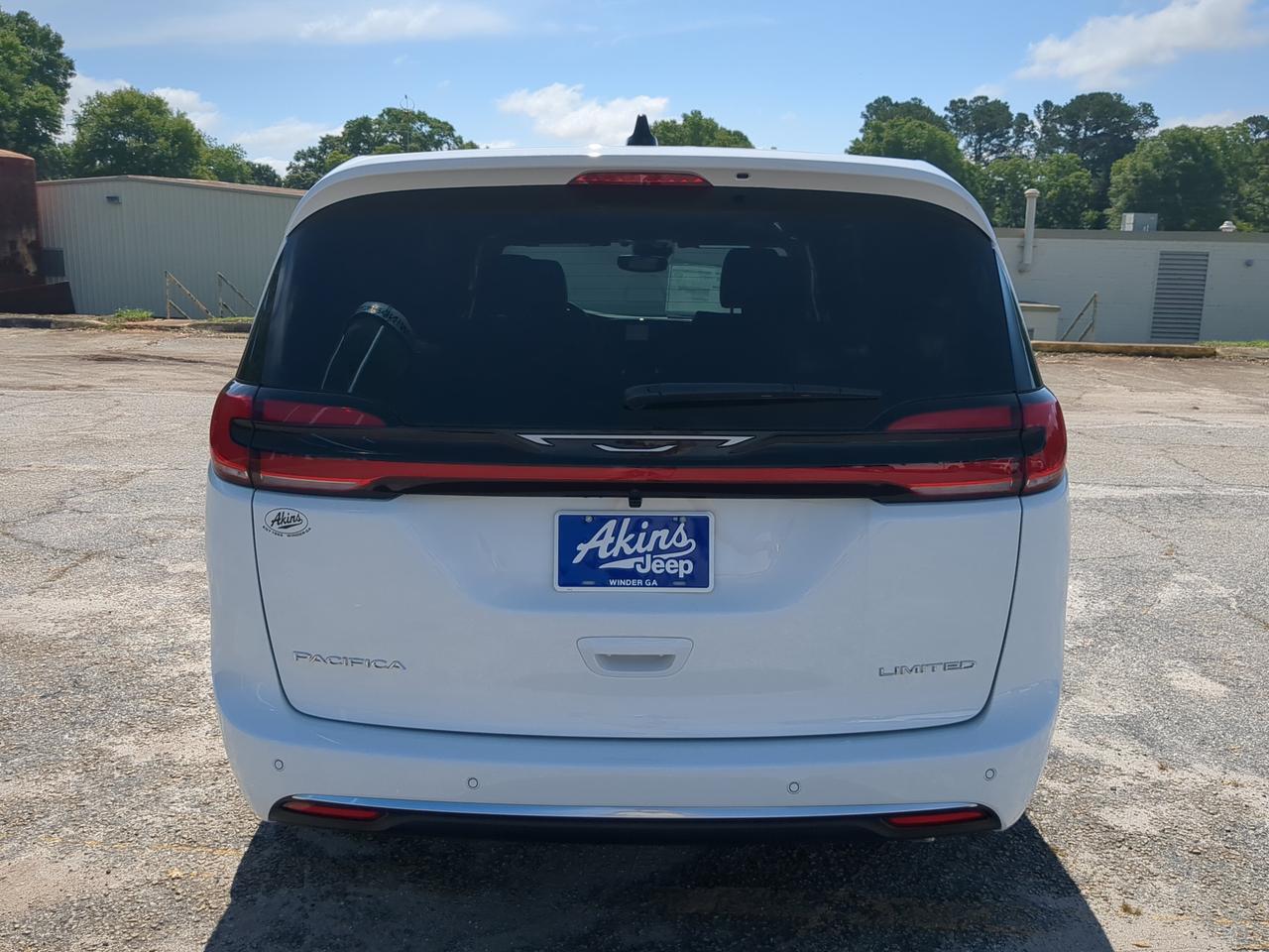 2027 Chrysler Pacifica Limited Appleton WI