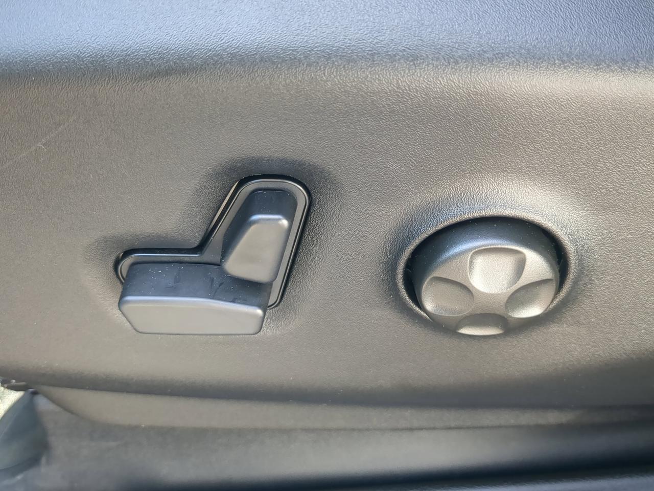 2027 Chrysler Pacifica Limited Appleton WI